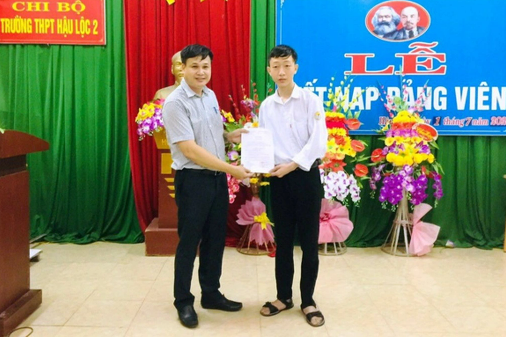 Thủ khoa khối A xứ Thanh đã được kết nạp Đảng - 7 Thủ khoa khối A xứ Thanh đã được kết nạp Đảng - 7