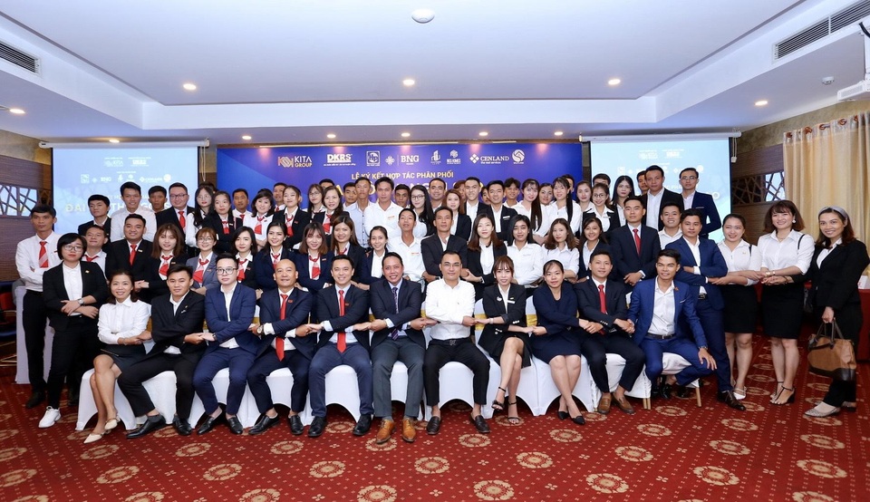DKRS ký kết phát triển đại lý phân phối đại đô thị ngôi sao Stella Mega City - 2 DKRS ký kết phát triển đại lý phân phối đại đô thị ngôi sao Stella Mega City - 2