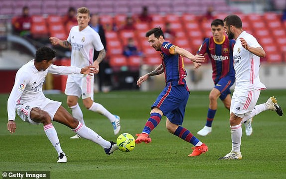 Real Madrid hạ gục Barcelona tại Nou Camp - 11 Real Madrid hạ gục Barcelona tại Nou Camp - 11