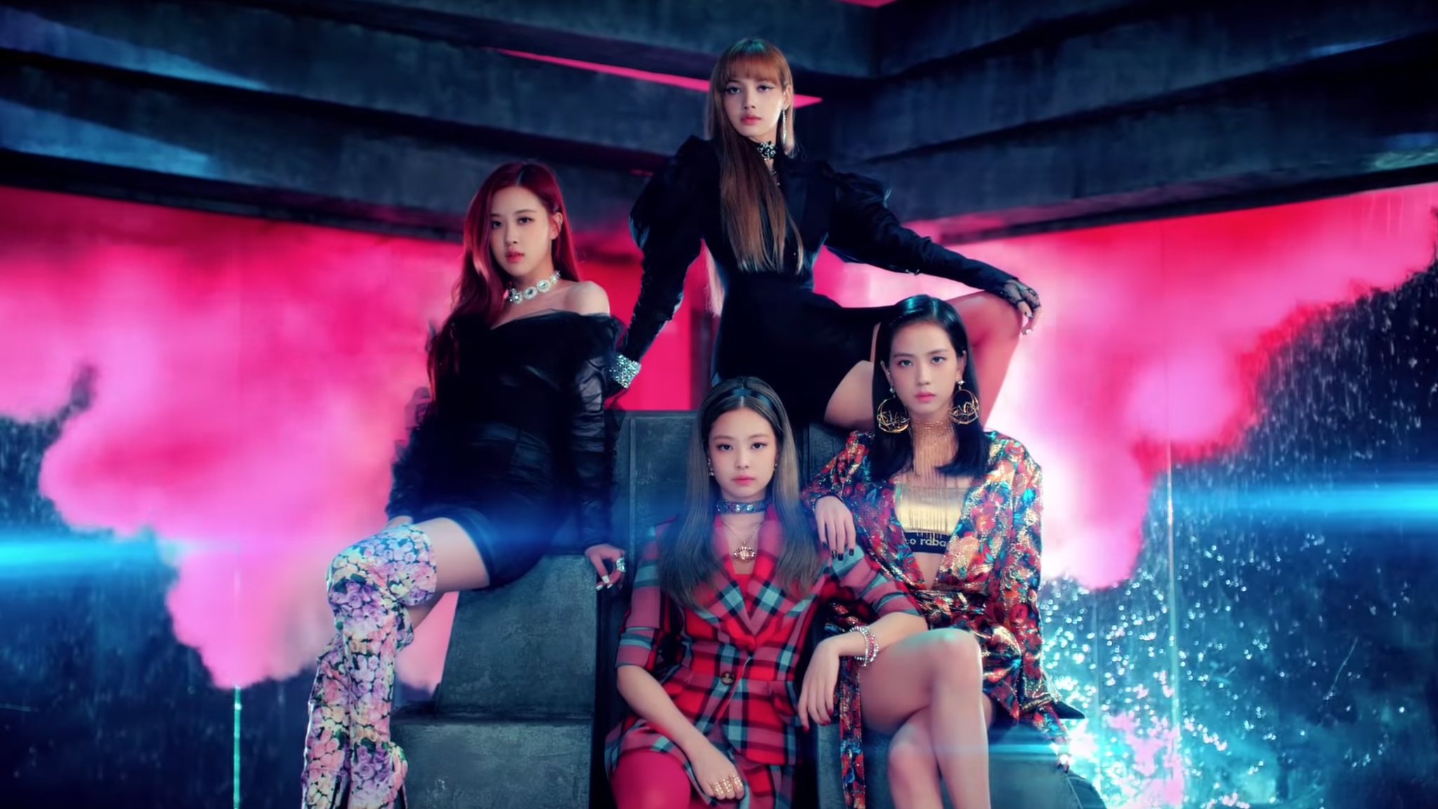 Ngoài mua vé hàng chục triệu đồng, fan Kpop còn làm gì để đu thần tượng? - 1 Ngoài mua vé hàng chục triệu đồng, fan Kpop còn làm gì để đu thần tượng? - 1