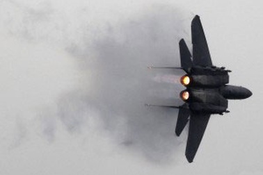 Mỹ: Chiến đấu cơ F-15 bị rơi tại Trung Đông