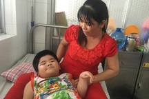 Thương người đàn bà chăm con bại não, chồng tai biến