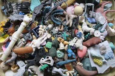 Bãi biển ngập rác thải ở "thiên đường" du lịch Hawaii