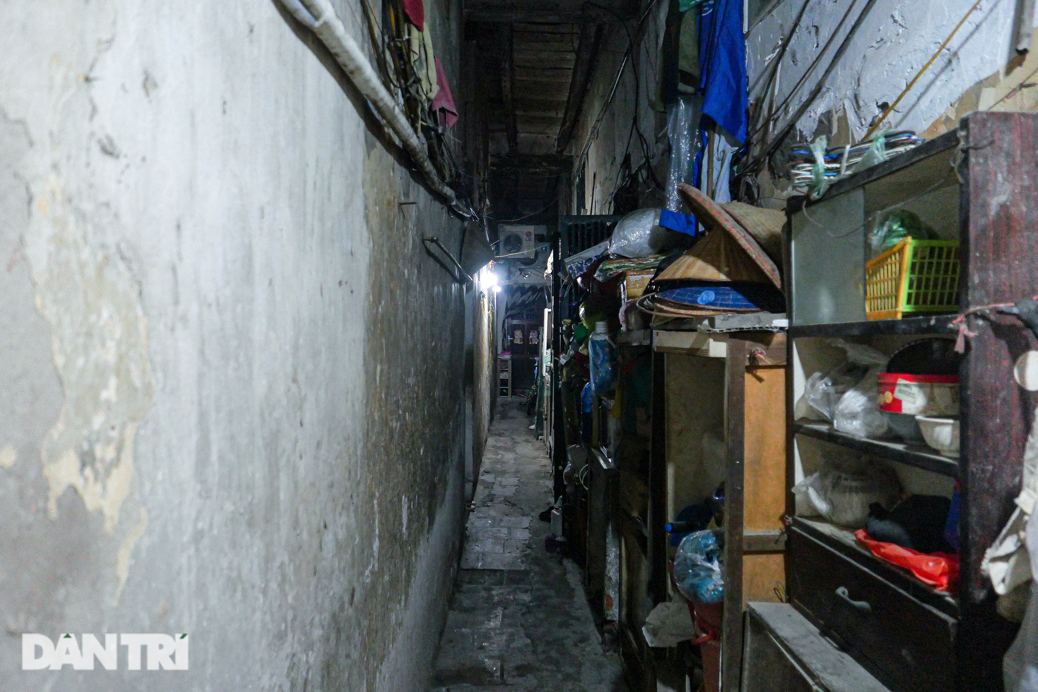 Nhà ổ chuột trên đất vàng ở Hà Nội, giá trăm triệu đồng/m2 vẫn không bán - 2