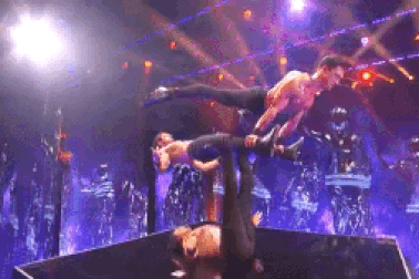 Choáng ngợp trước sức mạnh cơ bắp và vẻ đẹp nam tính của ba anh em trai