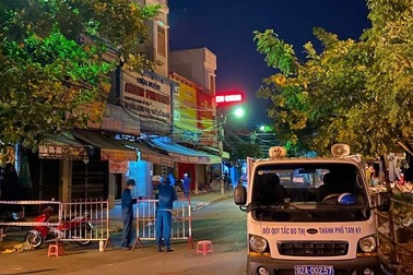 Quảng Nam: Đưa học sinh 11 tuổi đi cách ly vì nghi nhiễm Covid-19