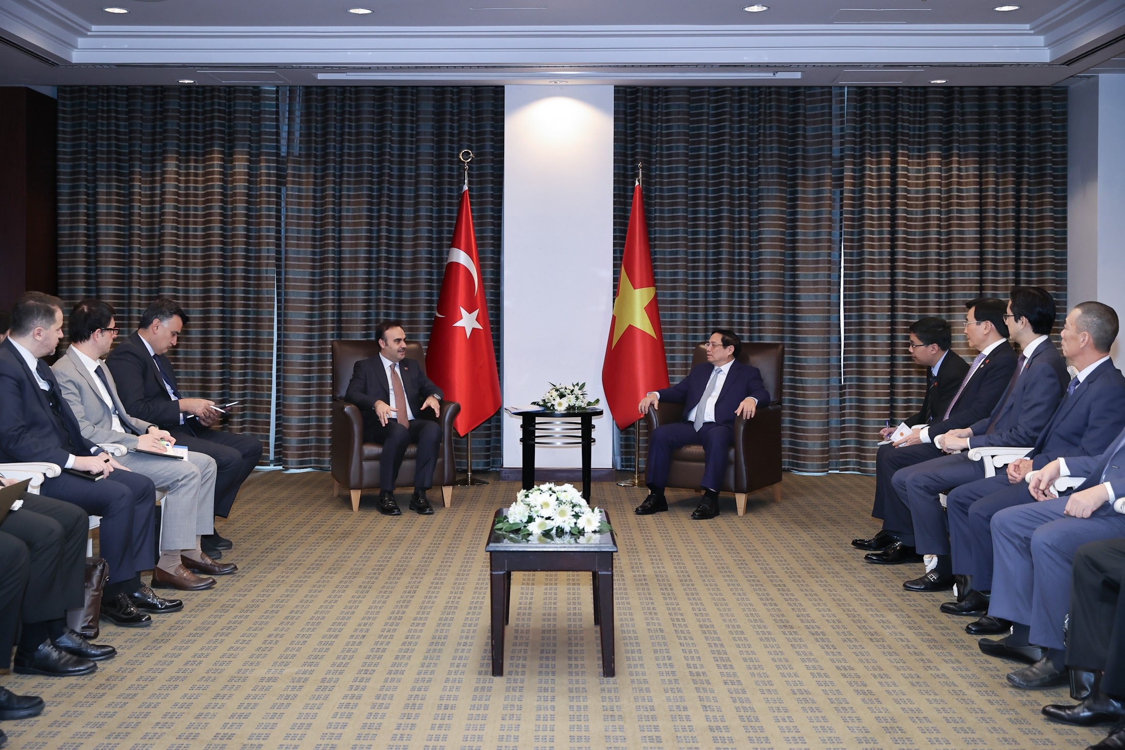 Thổ Nhĩ Kỳ muốn hợp tác với Việt Nam sản xuất ô tô, công nghiệp quốc phòng - 2