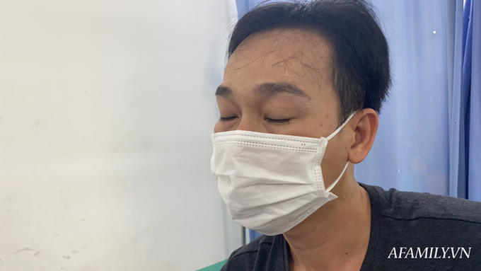 Thương tâm: Bé trai nằm liệt một chỗ sau tai nạn khóc nức nở trên giường bệnh, cha vay hàng trăm triệu đồng cứu con - Ảnh 8. Thương tâm: Bé trai nằm liệt một chỗ sau tai nạn khóc nức nở trên giường bệnh, cha vay hàng trăm triệu đồng cứu con - Ảnh 8.