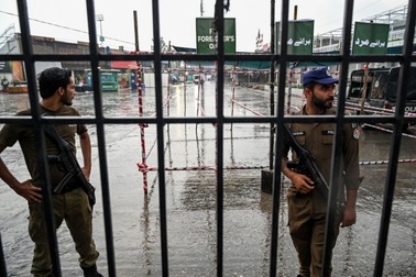 Pakistan mở chiến dịch quân sự đáp trả, phóng hỏa lực dồn dập vào Ấn Độ