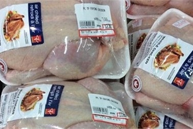 Đùi gà Mỹ rẻ hơn rau, thịt lợn Việt đắt khách Tàu
