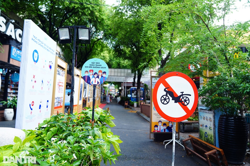 Loạt điểm thăm quan nổi tiếng TPHCM cửa đóng, then cài vì Covid-19 - 11 Loạt điểm thăm quan nổi tiếng TPHCM cửa đóng, then cài vì Covid-19 - 11