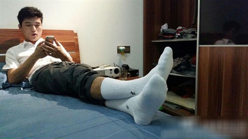 Em trai cá độ, mẹ chồng bán nhà trả nợ và đến ở cùng chúng tôi - 1