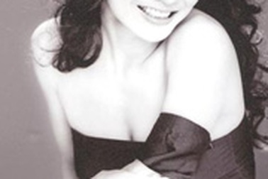 Quách Thu Phương trở lại cùng “Âm mưu & Tình yêu”