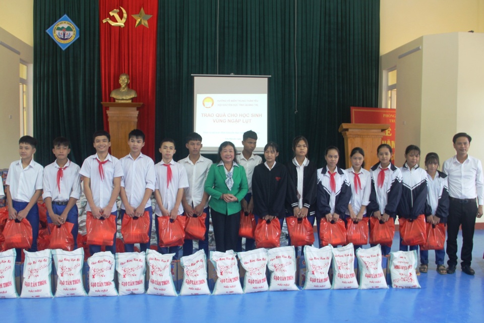 Quỹ Khuyến học huy động gần 94,5 tỷ đồng trao học bổng hàng nghìn đối tượng - 3 Quỹ Khuyến học huy động gần 94,5 tỷ đồng trao học bổng hàng nghìn đối tượng - 3