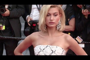 Hailey Baldwin, Tina Kunakey dự LHP Cannes