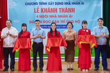 Báo Dân trí khánh thành 4 nhà Nhân ái nơi biên cương xa xôi