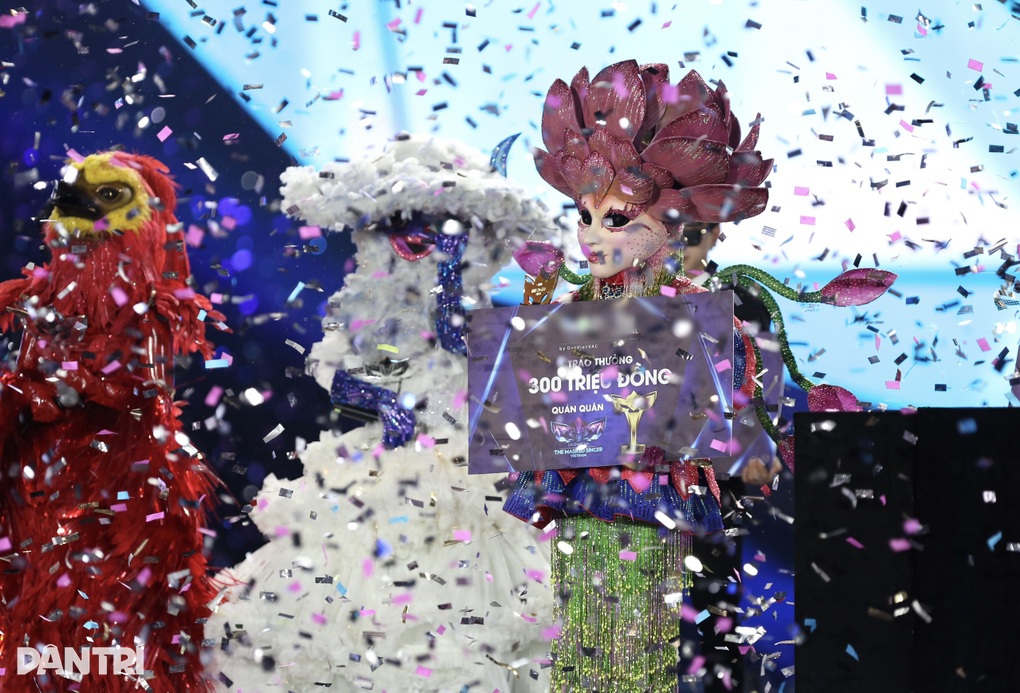 O Sen - Ngọc Mai đăng quang Ca sĩ mặt nạ, khóc nức nở khi tháo lớp hóa trang - 2 O Sen - Ngọc Mai đăng quang Ca sĩ mặt nạ, khóc nức nở khi tháo lớp hóa trang - 2