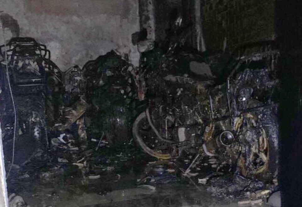 Cháy trong khu nhà giàu, 5 người được cứu sống - 1 Cháy trong khu nhà giàu, 5 người được cứu sống - 1