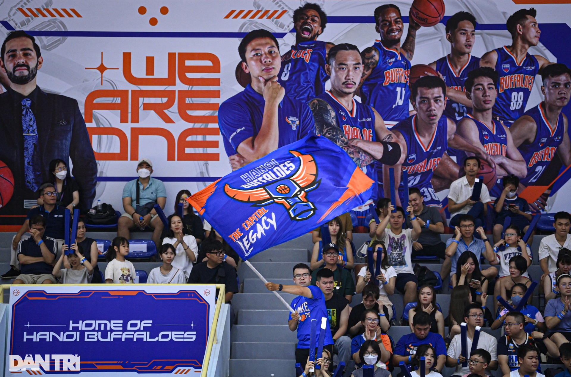 Mãn nhãn với những pha úp rổ đẳng cấp NBA của ngoại binh Hanoi Buffaloes - 11 Mãn nhãn với những pha úp rổ đẳng cấp NBA của ngoại binh Hanoi Buffaloes - 11