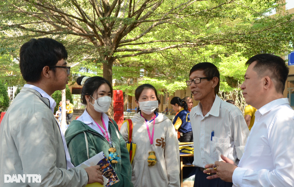 Thực hư việc học sinh sinh năm 2006 không đỗ đại học sẽ phải học lại cấp 3 - 1 Thực hư việc học sinh sinh năm 2006 không đỗ đại học sẽ phải học lại cấp 3 - 1