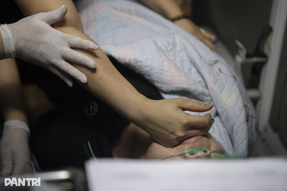 Đêm trắng 115: Trăm lần báo động và những chuyến xe thần tốc giữ mạng người - 10 Đêm trắng 115: Trăm lần báo động và những chuyến xe thần tốc giữ mạng người - 10