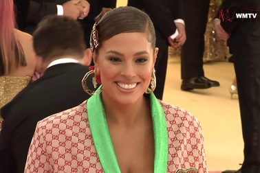 Ashley Graham thanh lịch dự MET gala