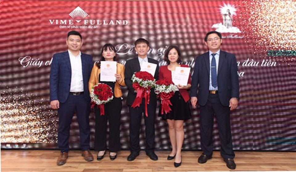 Vimefulland bàn giao sổ đỏ cho khách hàng - 4 Vimefulland bàn giao sổ đỏ cho khách hàng - 4