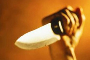 Ghen tuông, dùng dao chém trọng thương người tình