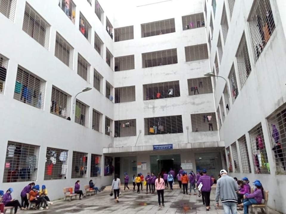 Lộ gần 700 người nước ngoài bất hợp pháp tại một doanh nghiệp Trung Quốc - 7 Lộ gần 700 người nước ngoài bất hợp pháp tại một doanh nghiệp Trung Quốc - 7