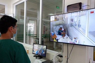 Ca Covid-19 nặng ở Hải Dương có tình trạng mê sảng khi tập cai thở máy