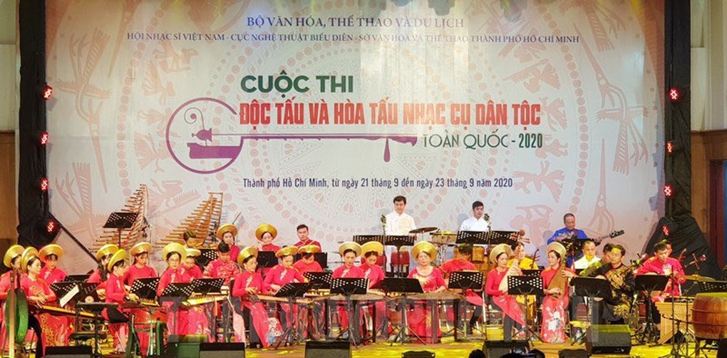 1.000 nghệ sĩ thi độc tấu và hòa tấu nhạc cụ dân tộc - 2 1.000 nghệ sĩ thi độc tấu và hòa tấu nhạc cụ dân tộc - 2