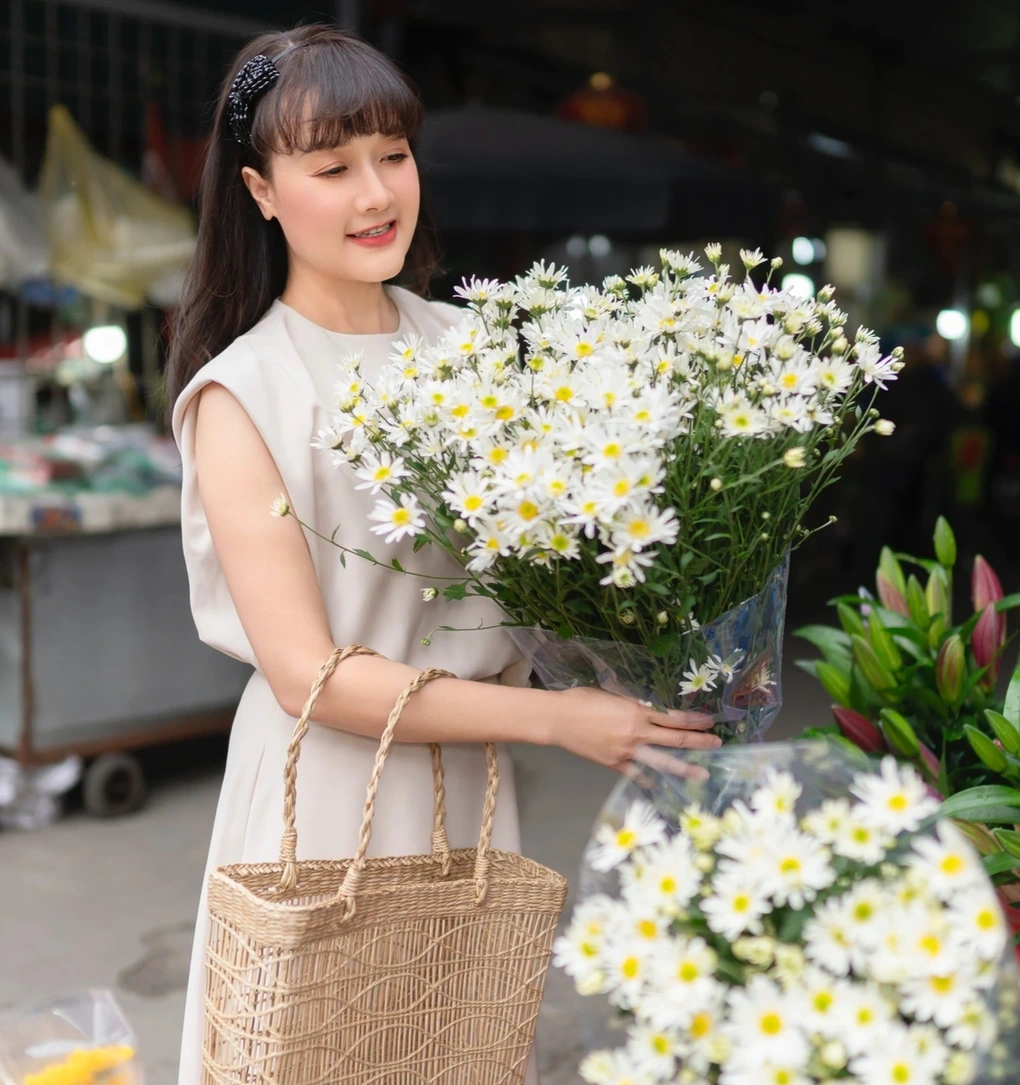 Cuộc sống bình yên, nhiều tiếng cười của nghệ sĩ Vân Dung ở tuổi 50 - 2 Cuộc sống bình yên, nhiều tiếng cười của nghệ sĩ Vân Dung ở tuổi 50 - 2