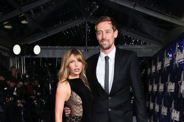 “Sếu vườn” Peter Crouch tự hào khoe bí quyết tán đổ siêu mẫu bốc lửa