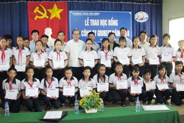 Trao 110 suất học bổng Grobest đến học sinh nghèo Bạc Liêu