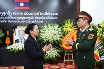 Người dân ở Hà Nội viếng tang nguyên Chủ tịch nước Lào Khamtay Siphandone