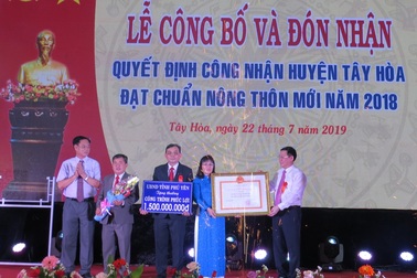 Huyện Tây Hòa được công nhận đạt chuẩn nông thôn mới