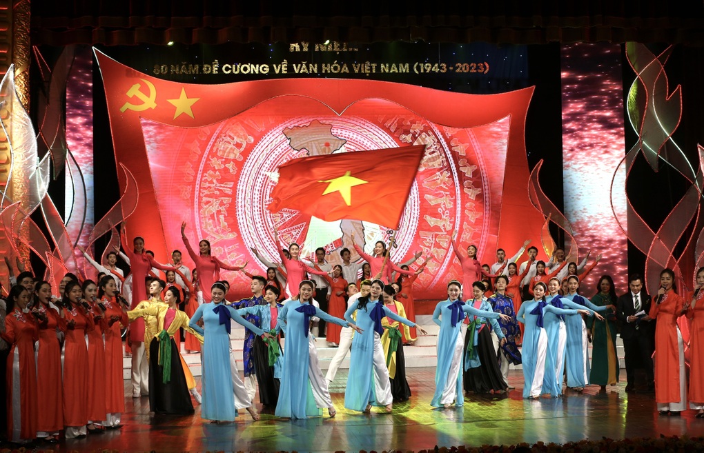 Văn hóa trở thành động lực quan trọng để phát triển đất nước - 2 Văn hóa trở thành động lực quan trọng để phát triển đất nước - 2