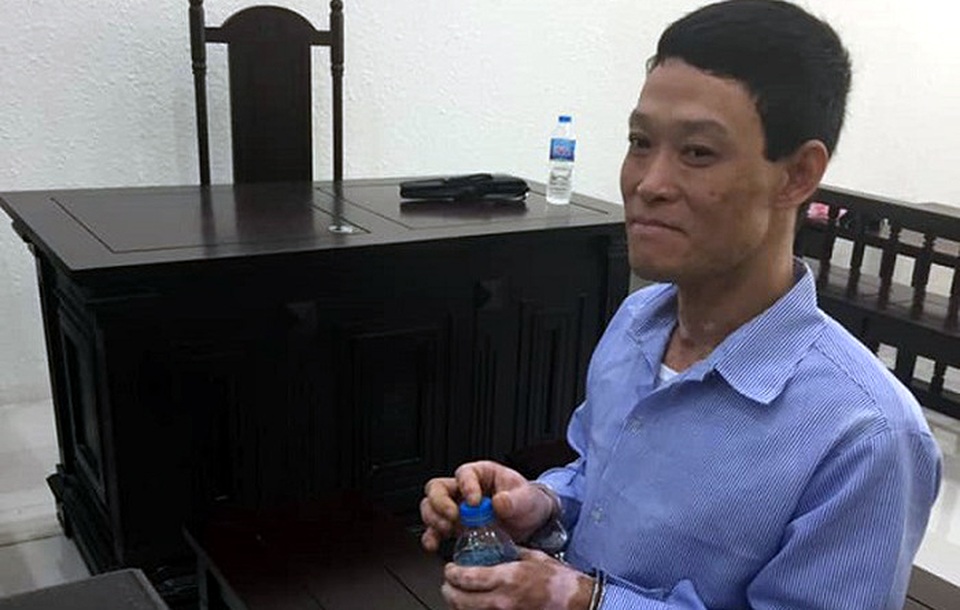 Hà Nội: Tử hình gã đàn ông tưới xăng thiêu chết con riêng của vợ - 1 Hà Nội: Tử hình gã đàn ông tưới xăng thiêu chết con riêng của vợ - 1