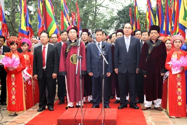 Thành kính dâng hương tưởng nhớ các Vua Hùng