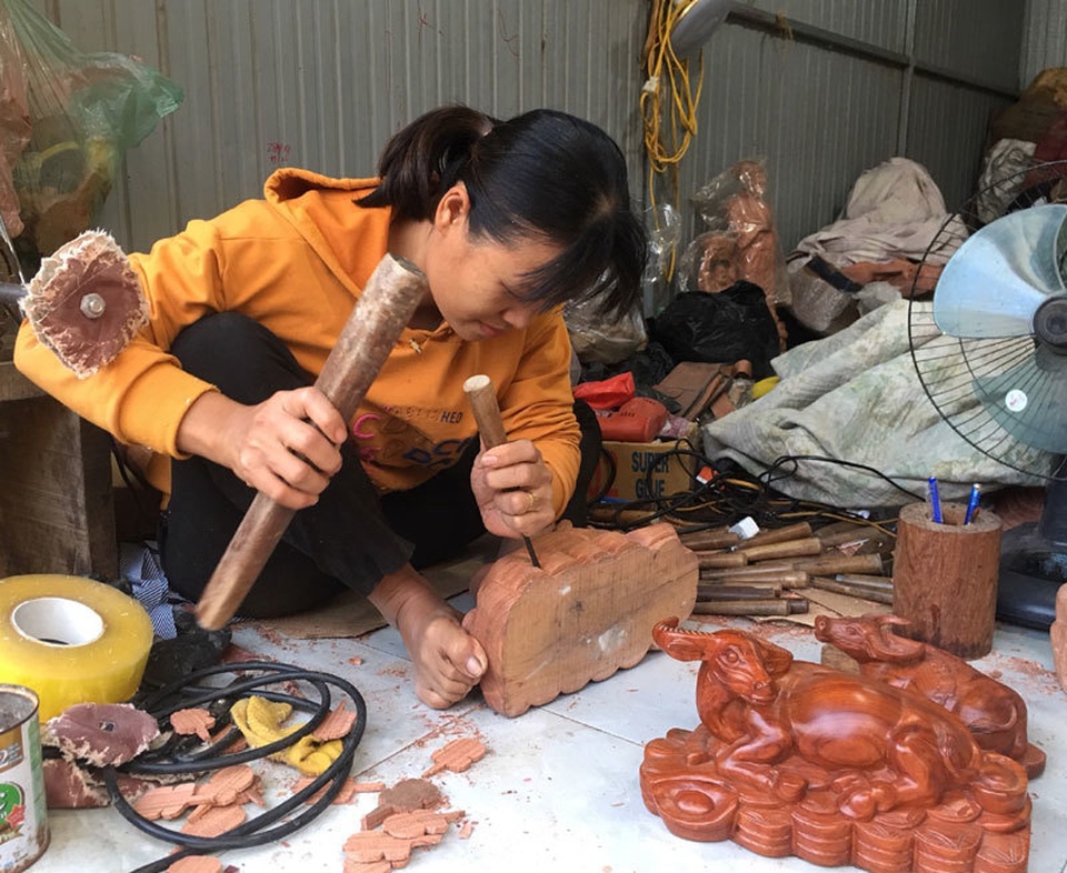 Bán đàn trâu 500 con, thu ngay 300 triệu đồng ăn Tết - 3 Bán đàn trâu 500 con, thu ngay 300 triệu đồng ăn Tết - 3
