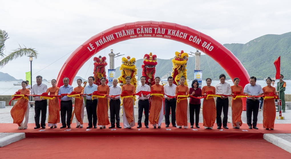 Chủ tịch nước Võ Văn Thưởng dự khánh thành cảng tàu khách Côn Đảo - 1 Chủ tịch nước Võ Văn Thưởng dự khánh thành cảng tàu khách Côn Đảo - 1