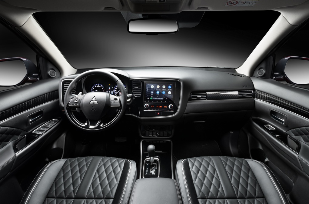 Mitsubishi Outlander xả hàng, giá sau ưu đãi chỉ ngang SUV cỡ B - 2 Mitsubishi Outlander xả hàng, giá sau ưu đãi chỉ ngang SUV cỡ B - 2
