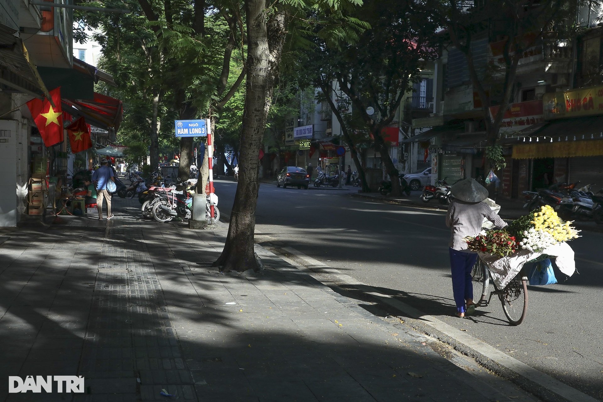 Sáng ngày Quốc khánh bình yên trên phố Hà Nội - 13