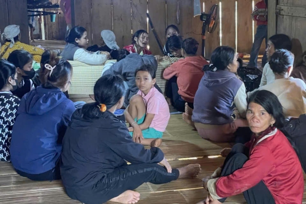 Nam sinh đi đốn củi phụ giúp gia đình bị đá lăn trúng đầu, tử vong - 1 Nam sinh đi đốn củi phụ giúp gia đình bị đá lăn trúng đầu, tử vong - 1
