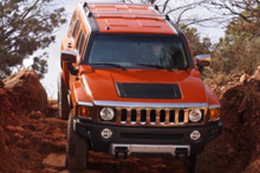 Hummer H3 Alfa mãnh mẽ hơn với động cơ V8