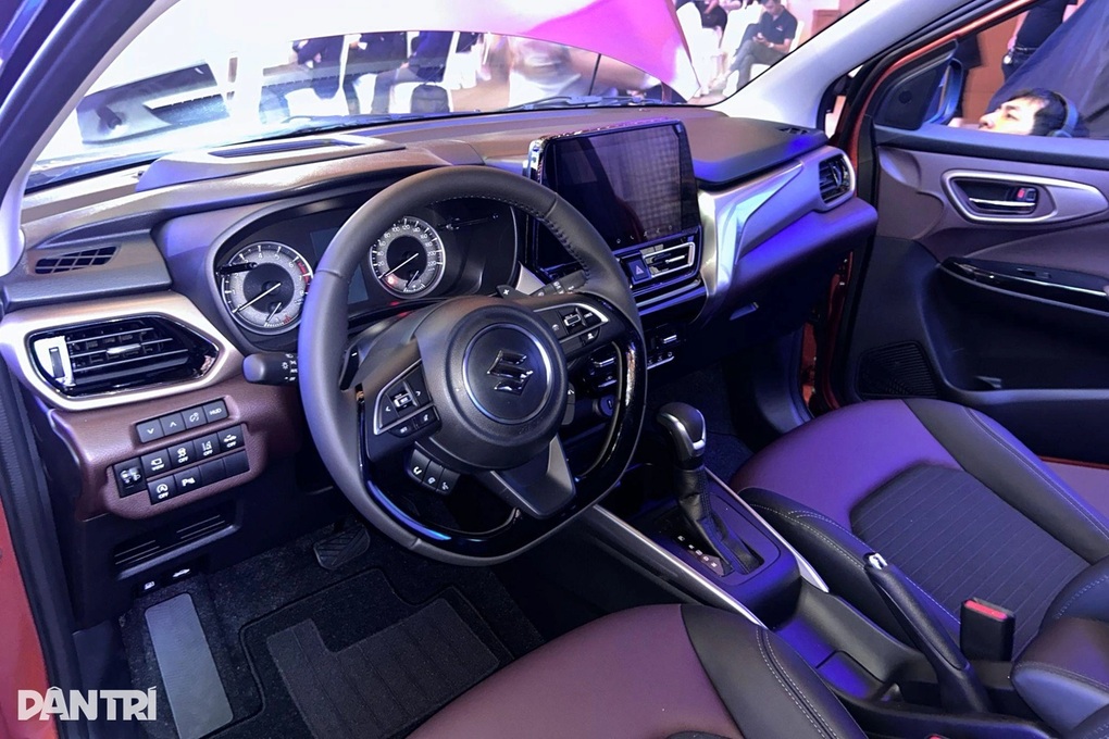 Vừa ra mắt, Suzuki Fronx đã được giảm giá gần 50 triệu đồng tại đại lý - 2