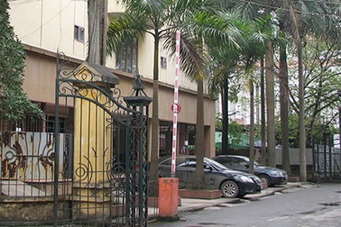 Cán bộ thôi công tác, về quê vẫn khăng khăng giữ khóa nhà công vụ 