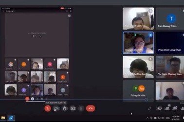 Tranh cãi giảng viên "đuổi" sinh viên khỏi lớp vì "nhờ thầy giảng lại"