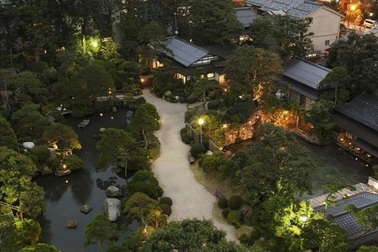 Dòng suối nước nóng của các vị thần tại onsen lâu đời nhất nước Nhật