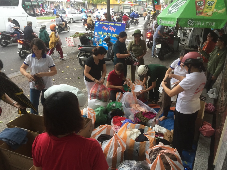 Tấm áo, bữa cơm thơm thảo giúp người khó khăn ở Đà Nẵng - 2 Tấm áo, bữa cơm thơm thảo giúp người khó khăn ở Đà Nẵng - 2